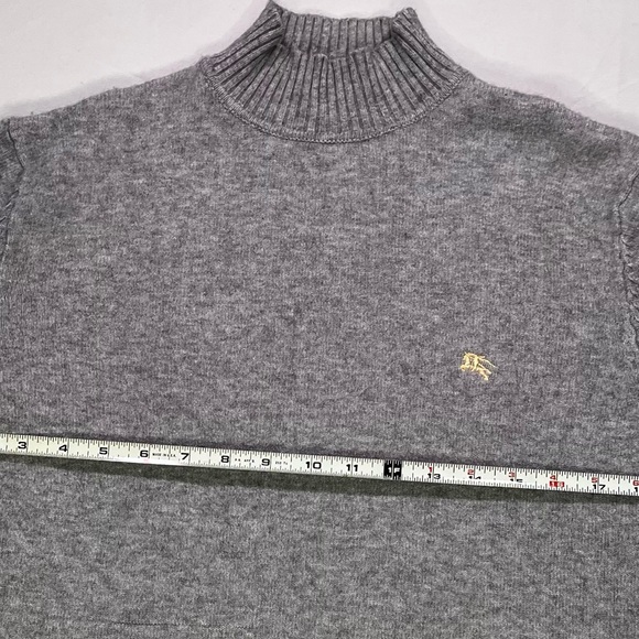 Burberry Women’s Classic Gray Mock Neck  Sweater - Medium - Picture 7 of 8